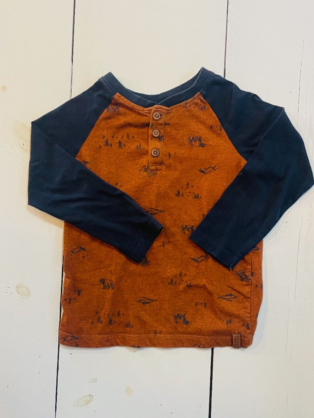 Vamos Long Sleeved Tee Size 4
